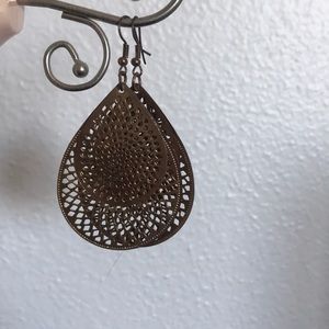 Gold dangly earrings
